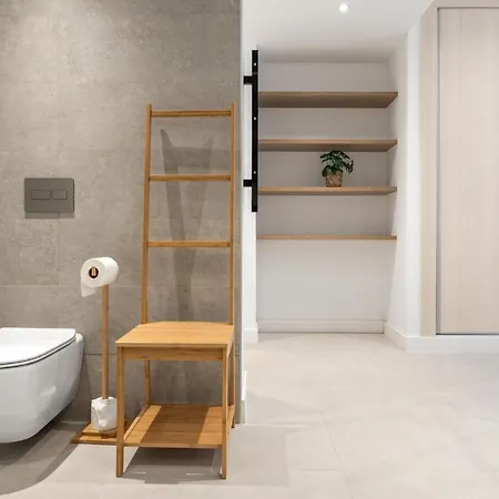 Large In Playas Del Duque Appartement *