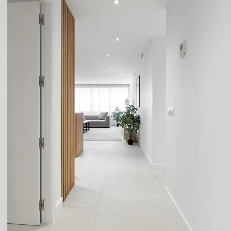 Large In Playas Del Duque Appartement Marbella