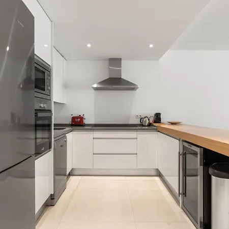 Large In Playas Del Duque Appartement *